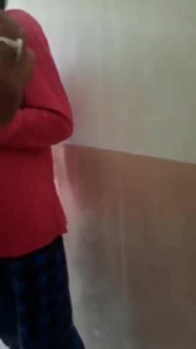 bhai ye kya h didi choti bachche h kya