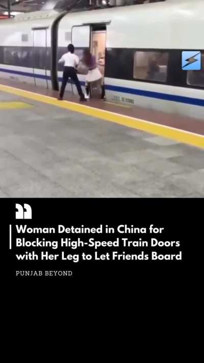 This woman in China held up a high speed train departure to let her late running friends board friends