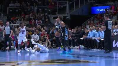 [Highlight] Trae Young drops Melton and sinks the 3