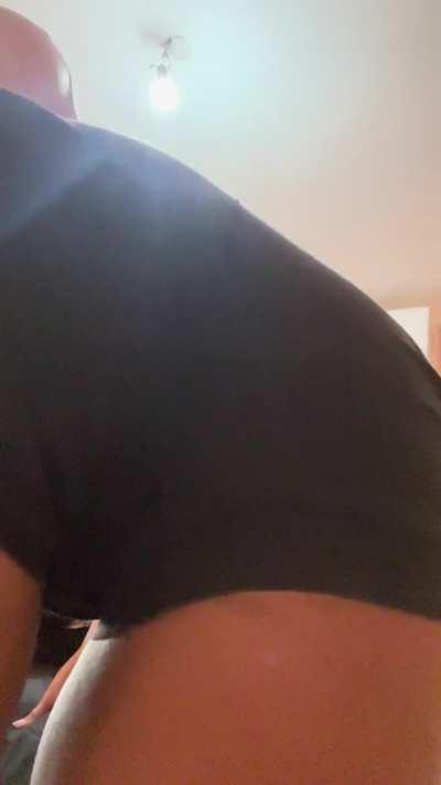 Honey I want to sit on your face