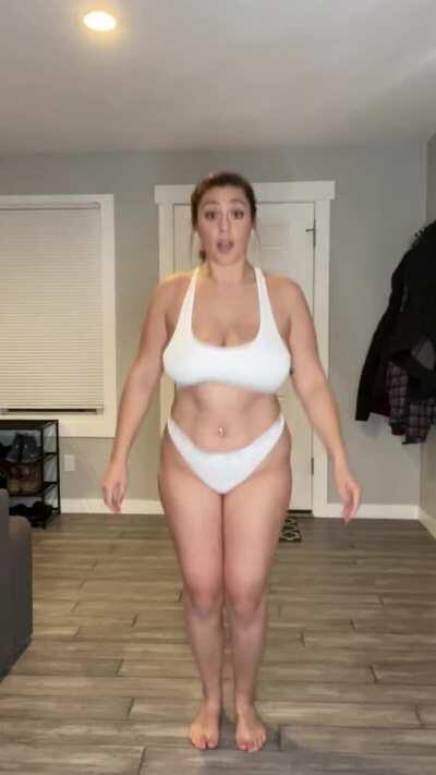 Hot damnn🥵🥵🍈🍈