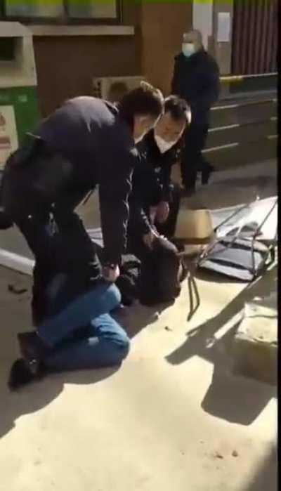 I can't breathe, Chinese version.