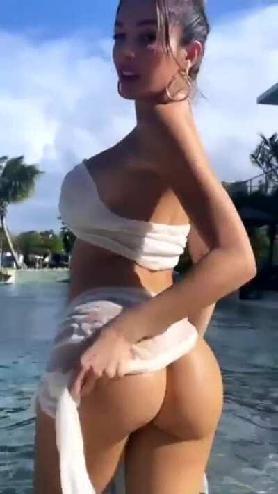 Lyna Perez (@lynaritaa)