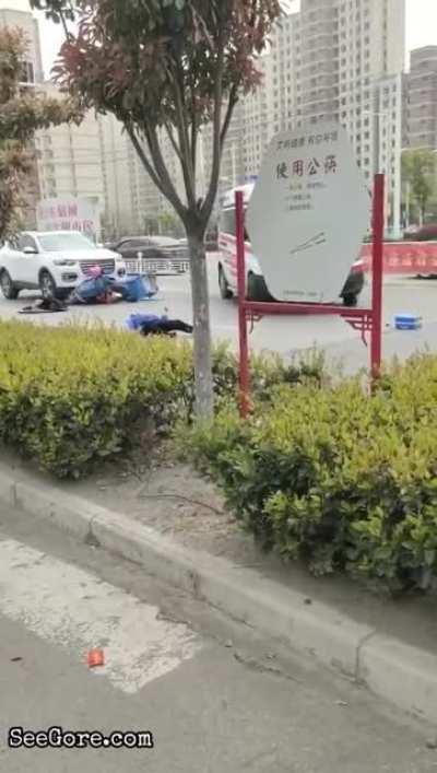 支那连救护车都这么抽象