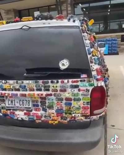 Well, as a diecast collector, I can't lie, this is beautiful