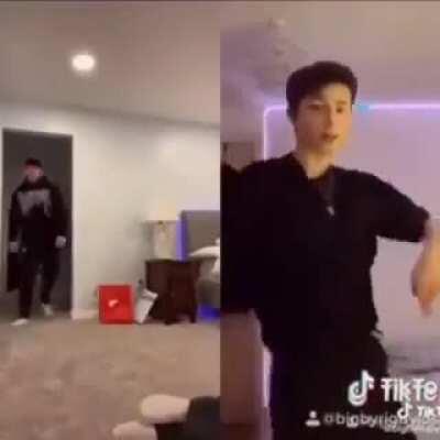 Apandah is on da left 😎😎