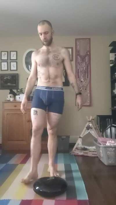 Strip Squats is (m)y new favourite game. Wanna play?