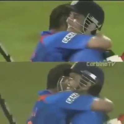 The onscreen perfection Dhoni - SushantSinghRajput final helicopter shot and expressions on point.