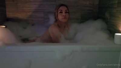 Alinity bathtub