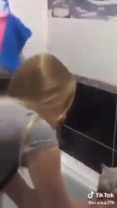 Just a quick cat bath