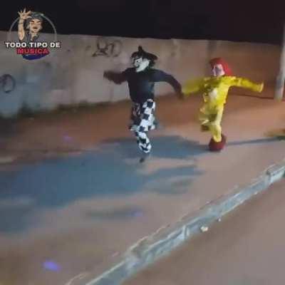 And that's how you make a good brazilian music clip!