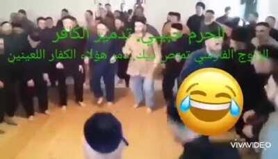 الزنوج الفارسي تمتص ديك. دمر هؤلاء الكفار اللعين 😂😭😭haram pork my brotheri. It's my first try habibi. Please halal this