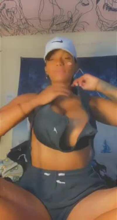 Big Boobs ( Her Free Folder In Comment )