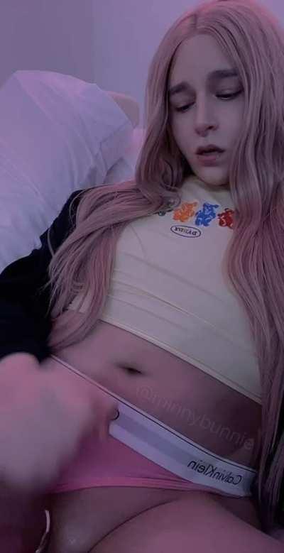 would you be mad if you dated a girl who milked this much ?? c;