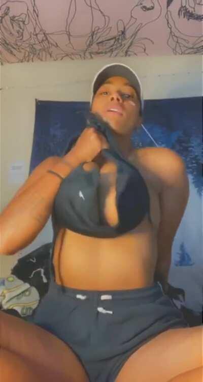 Titties For Days 🤤