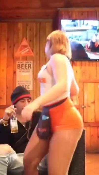 Squish squish squish 🍑💦