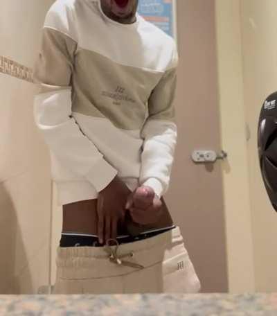 🥵Spayed The Whole Damn Cubicle With One Load🤯💦