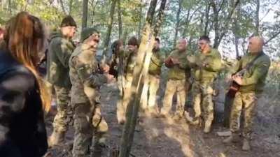 Cheerful dances in the forests of the Kherson region - shared by the Military Band of Operational Command 