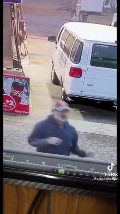 Found this on tiktok, it's adorable (@rebadonaldson)