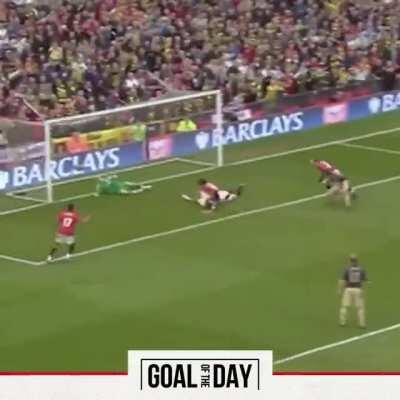 Fletcher ----> Park Ji-sung wasn't afraid to put his head in where it hurts v Liverpool! ⚽ #MUFC #GoalOfTheDay [@ManUtd on Twitter]