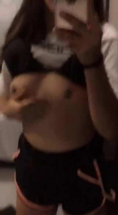 Do you think I'm hot? 19 [F4M] Single from philippines.