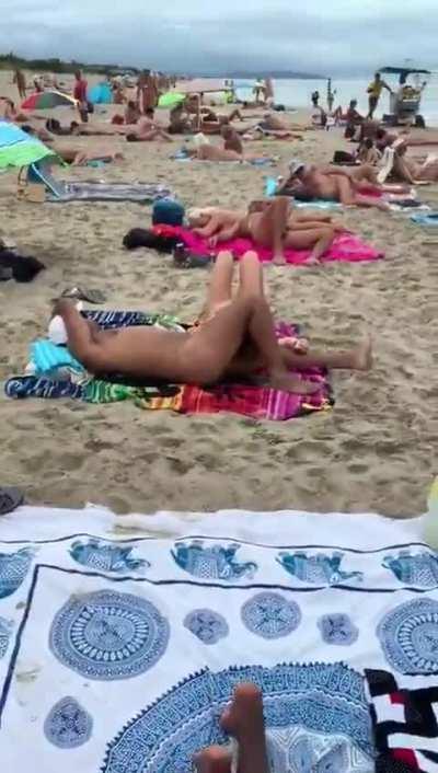 Love giving public blowjobs