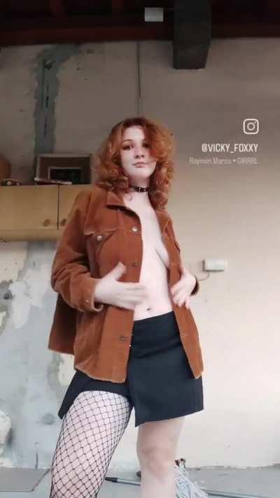 Come rate my outfit from 1 to 10 (@vicky_foxxy)