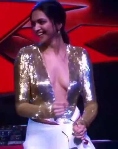 Deepika Padukone wants to play with your tool like this 😈🔥