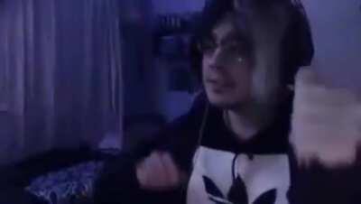 Matias Candia no te puede alegrar por bailar Break My Stride de fondo, Matias Candia: