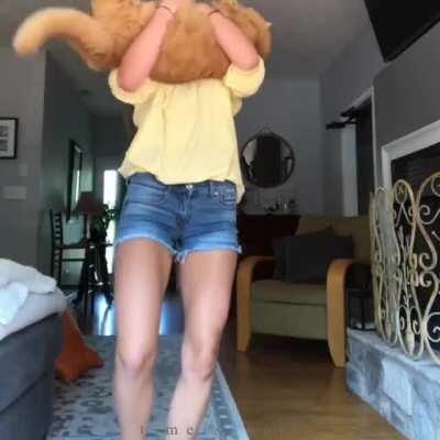 I don’t know if this has been posted, but I’m in awe at the size of this cat