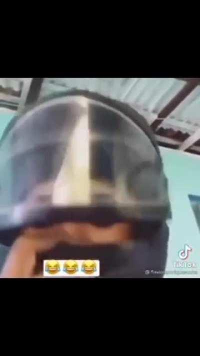 MUCA NASCEU ALGUEM COM O MESMO ESPECIME DO SEU CRANIO OLHA SÓ