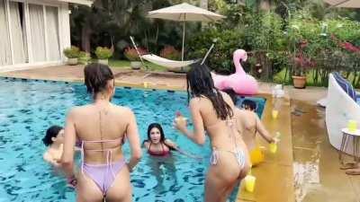 Radhika You beauty 😍😍