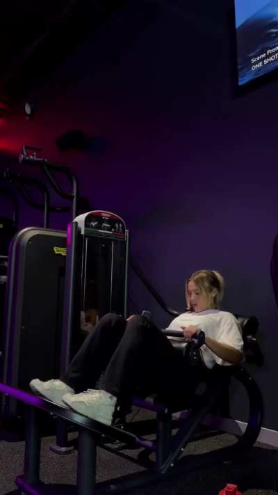 'Upper glute focused leg day' - IG April 2026
