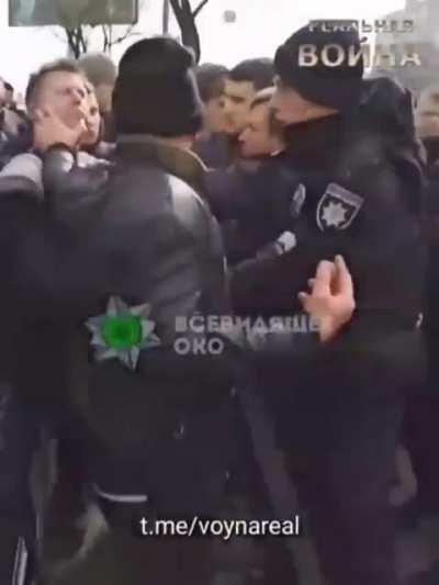 Russian spy caught by Ukrainian Police