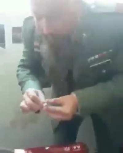 Mi pana Pikolo, se le ve bien puesto