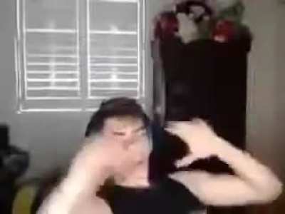 moi quand je vois les photos de carmen/les autres femmes (sauf chief, ivy, etc.)