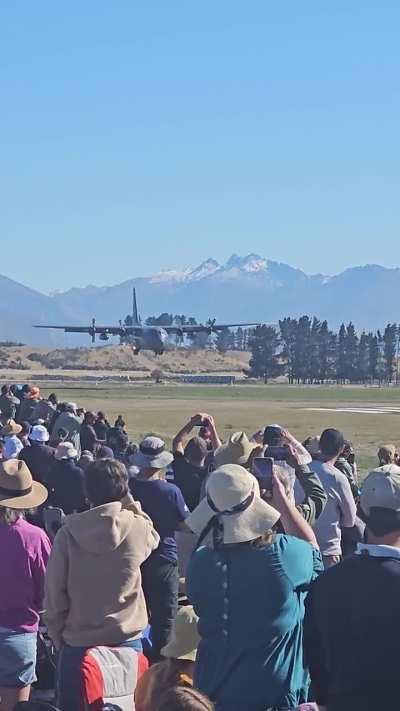 I got to see a C130 complete a short landing at Warbirds Over Wanaka this weekend