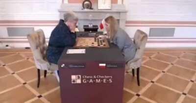 Чемпіонат світу по шашкам у Польщі. Триколор? Прибрати нафік