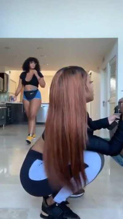 She even got sis (ladyluscioustt) to come back and throw that ass for the fam