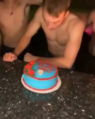 bolo parecia estar tão bom 😔