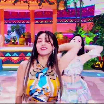 210611 - Jihyo showing no mercy (+ Dahyun)