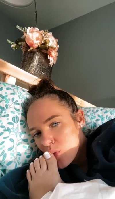 amateur 😩😩 i love her so much