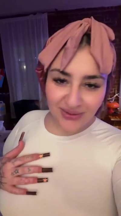 I just know that shii is wet 😫💦