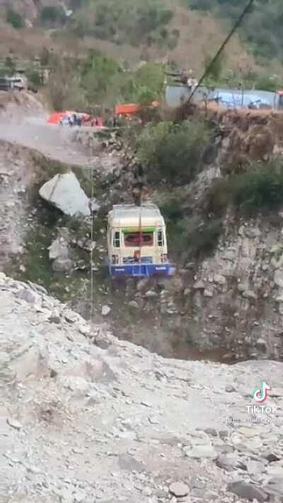 Improvised cableway