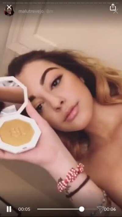 Malu showing her titties in mirror