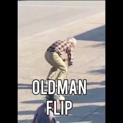 Parece que este general ainda está em boa forma.