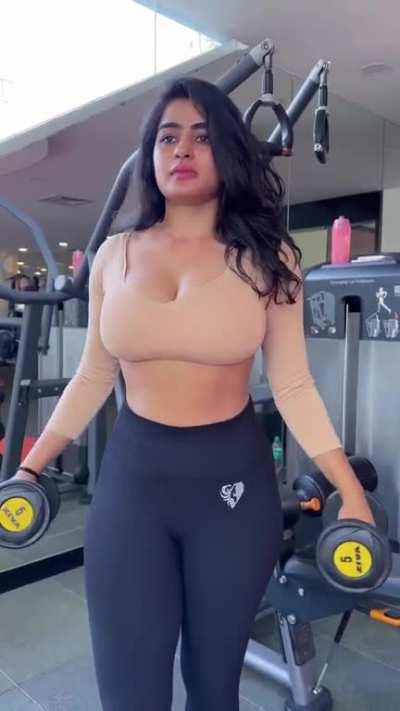 Need a gym instructor like her 🔥 fit.shilpa