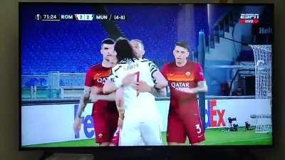 [vs. AS Roma] Edinson Cavani defending Greenwood against Roma players. Wholesome Matador moment.