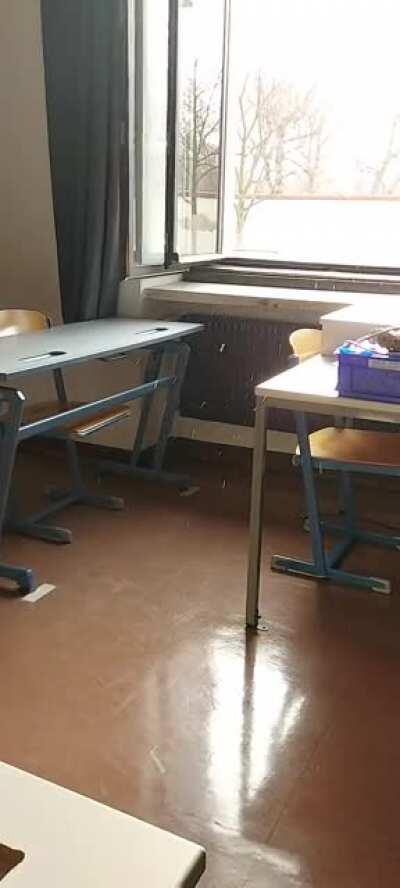 Offene Schulen kein Problem. Einfach regelmäßig lüften...