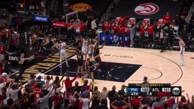 [Highlight] Embiid can't get the go-ahead layup to go and Atlanta gains possession